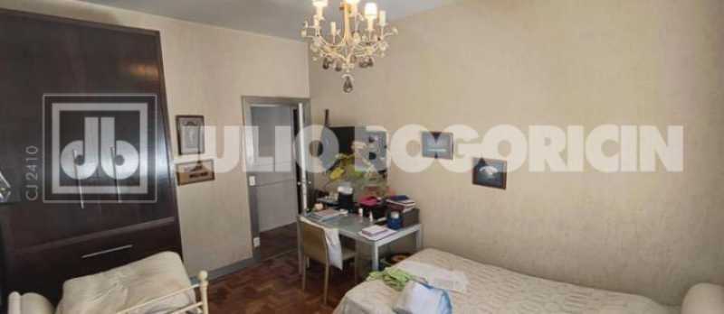 f3899790-f7c9-449d-a277-2a7ebb - 18