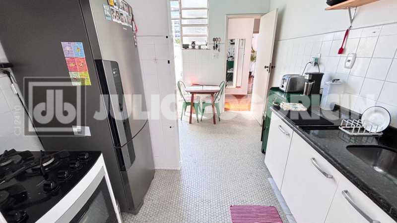 0dc690f5-77d3-43b3-9afd-f95411 - 18