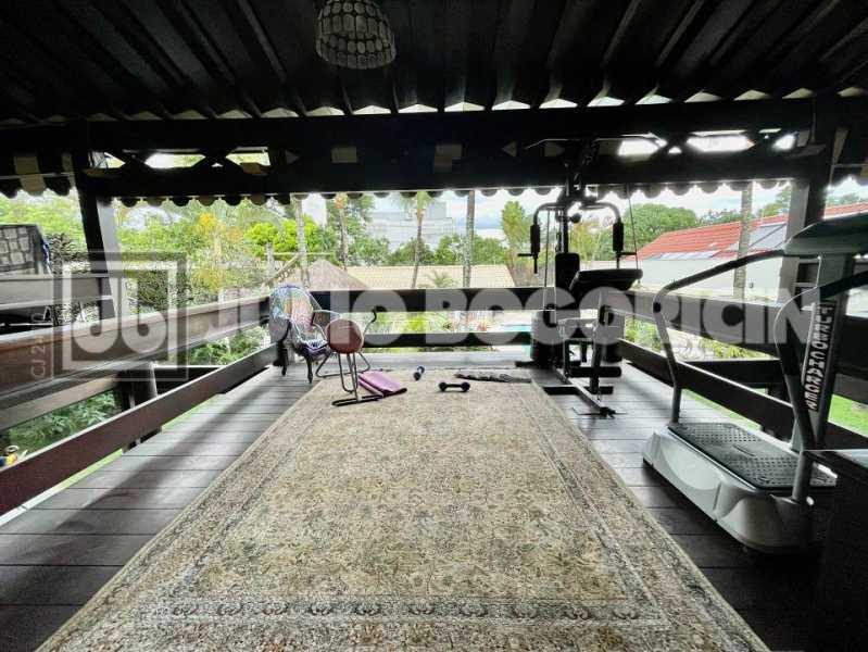 ae123c7d-c353-408e-809b-876b0c - 16