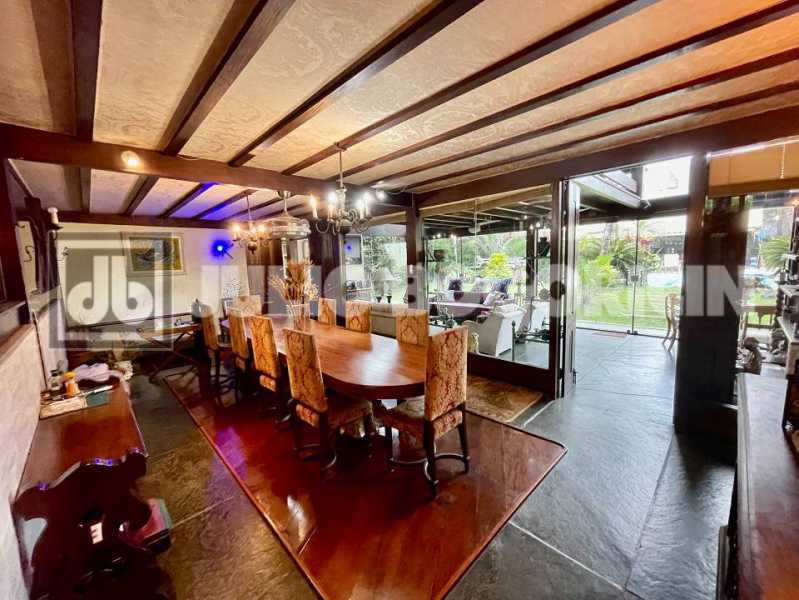 fb5b6183-6700-4ce8-8711-396b3b - 18