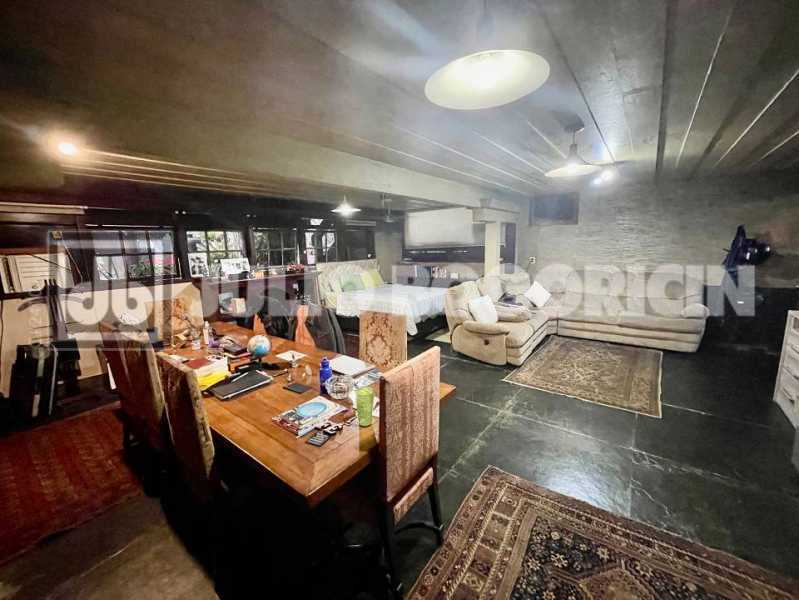 7250d8b3-cce3-4fdd-bf7d-70e2f5 - 20