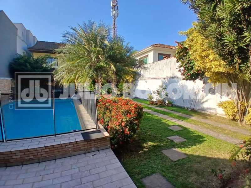 fb2df755-de4f-49bf-8d72-a1b78e - 2