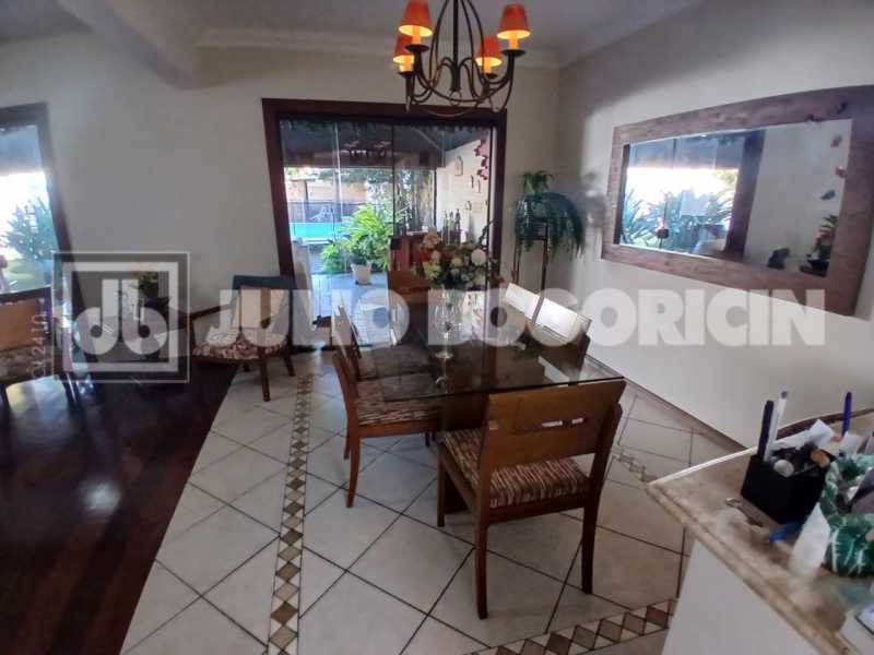 f661f7f3-73c8-4d4a-b569-57562a - 13