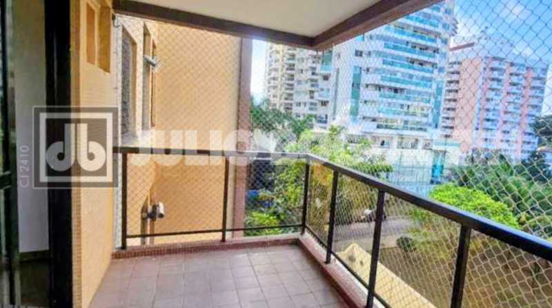 e2a967d7-d5ee-47a5-afab-0ee934 - 1