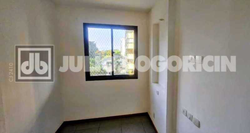 f4137500-3bb1-466a-b952-ecc499 - 26