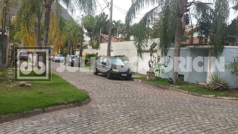 f95b9d3f-628e-4958-a380-2d43e7 - 17