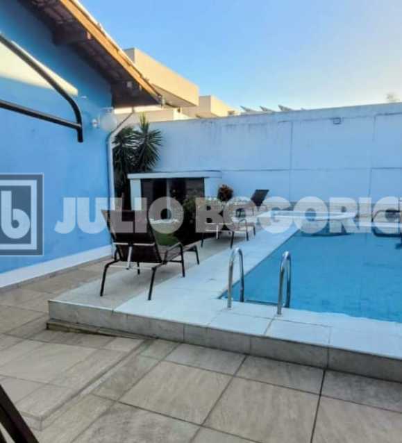 b10572d4-51d6-4f8f-baaf-b57193 - 1