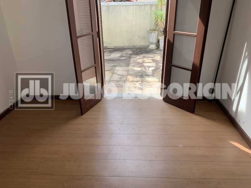 Conheça IMG_1730. do imóvel - ANIL CASA CONDOMINIO FECHADO 418M2 PISCINA SAUNA CHURRASQUEIRA - JBJ601882 - 21 IMG_1730. - 21