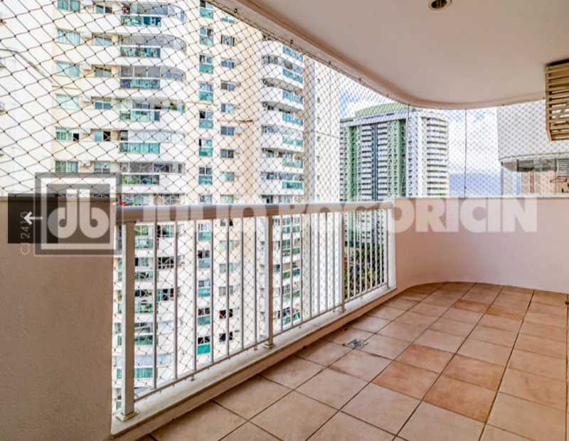 e4c115d3-0db2-4bd5-b42b-70e1c9 - 3