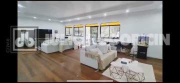 Imperdível - Apartamento - Tijuca: Varanda, Sala ampla com 2 ambientes, 4 Bons quartos sendo 2 suíte, 2 Banheiros sociais, Cozinha com armários planejados, Área de serviço e 3 Vagas escrituradas. - JBT43305