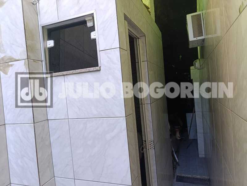 29 BANHEIRO SERV. - 29