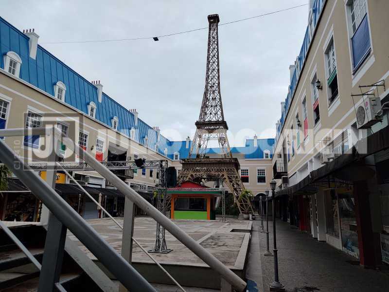 a5159d61-9909-4b1b-9a2e-bff4a0 - 18