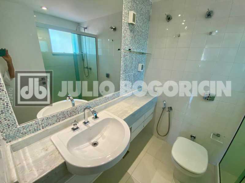 WhatsApp Image 2025-10-17 at 6 - 18