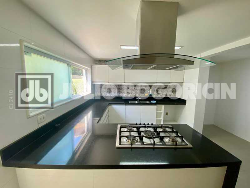 WhatsApp Image 2025-10-17 at 6 - 27