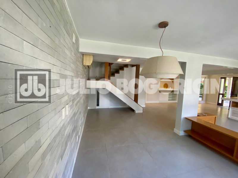 WhatsApp Image 2025-10-17 at 6 - 3