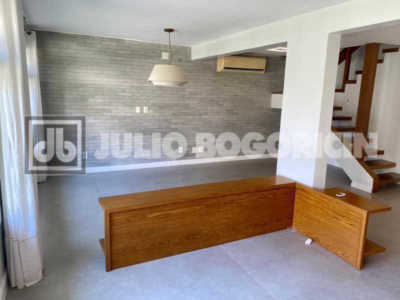 WhatsApp Image 2025-10-17 at 6 - 6