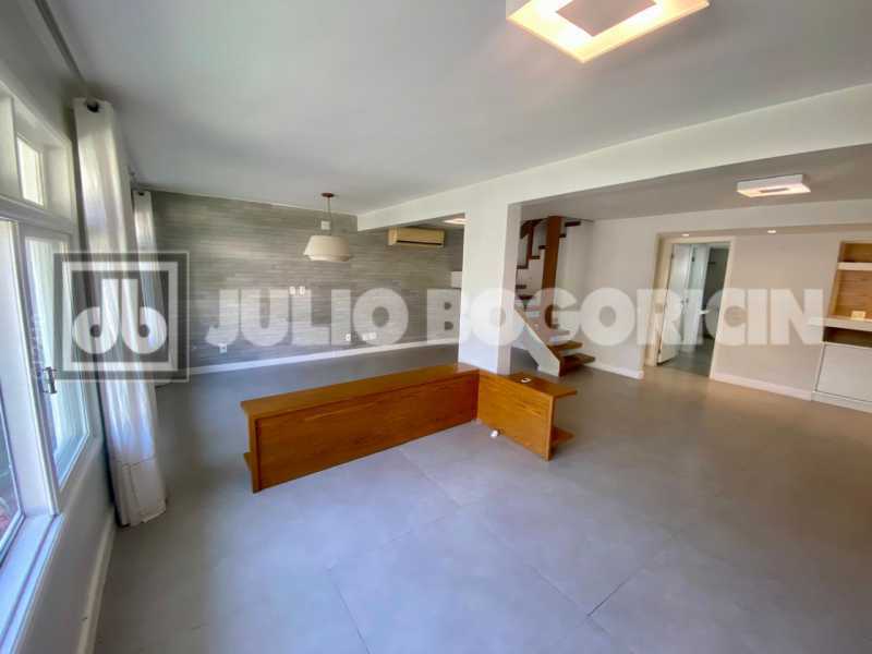 WhatsApp Image 2025-10-17 at 6 - 7