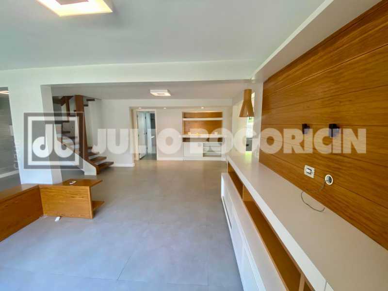 WhatsApp Image 2025-10-17 at 6 - 8