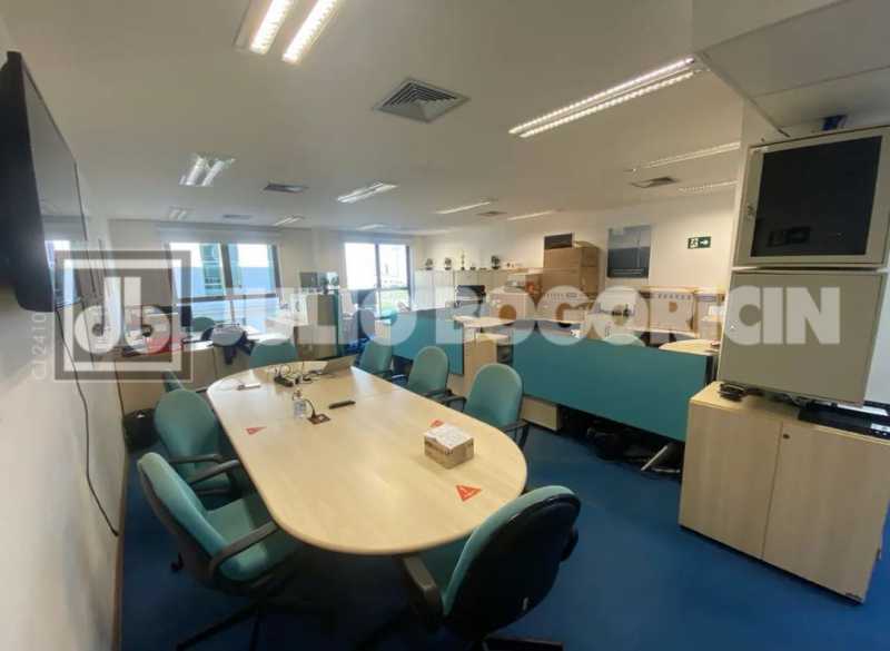 f2cb77ae-9b8b-4e25-bd91-17555e - 16