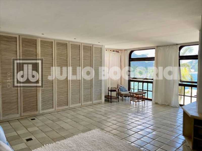 WhatsApp Image 2025-09-25 at 1 - 3