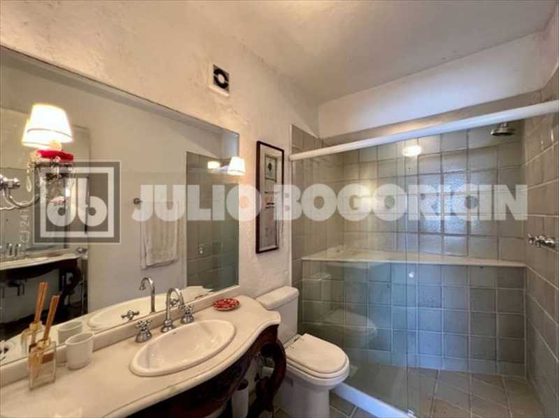 WhatsApp Image 2025-09-25 at 1 - 5