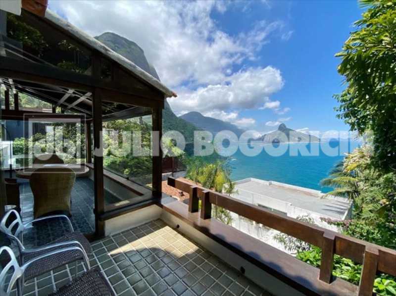 WhatsApp Image 2025-09-25 at 1 - 6