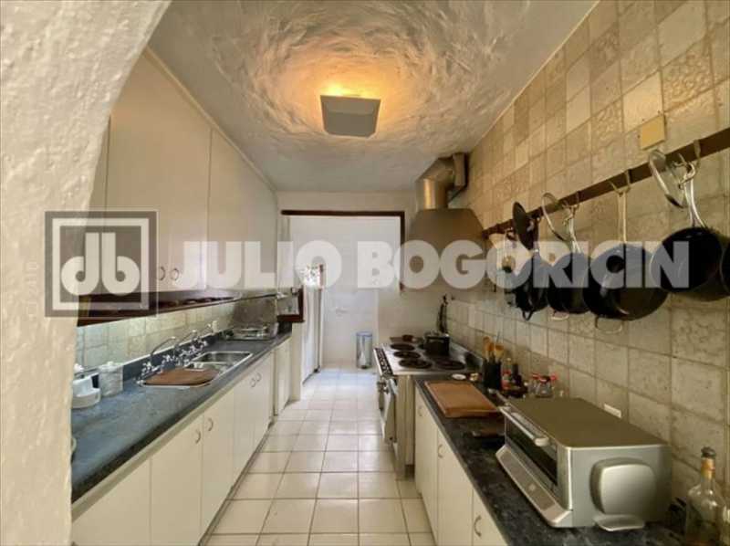 WhatsApp Image 2025-09-25 at 1 - 7