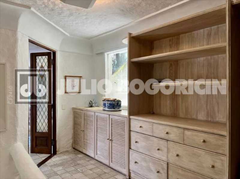 WhatsApp Image 2025-09-25 at 1 - 13