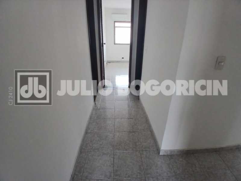 48950f7b-1705-4d7a-b00d-5c3d22 - 24