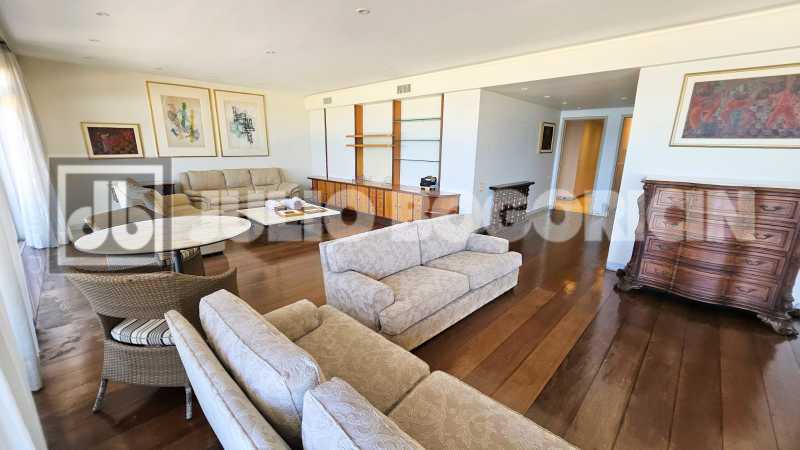 WhatsApp Image 2025-09-30 at 1 - 9