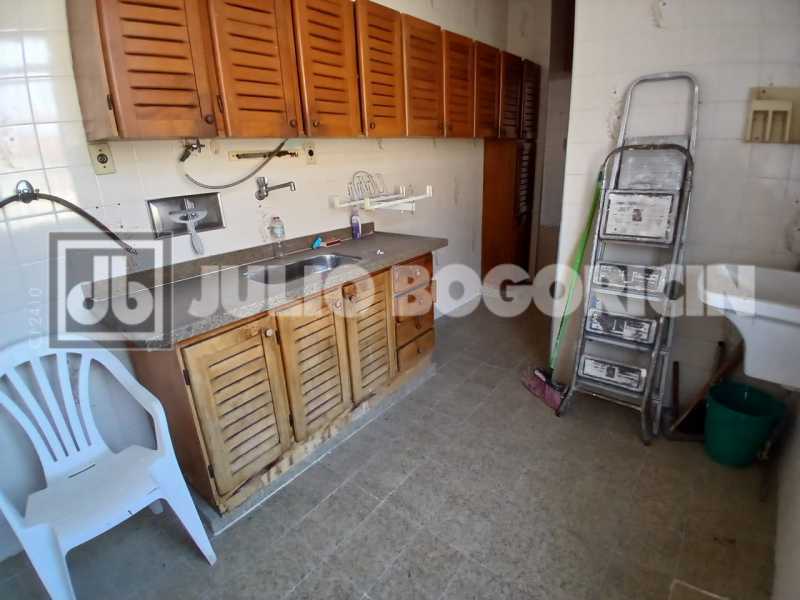 bc85d25a-8581-4c4b-8335-7c5fcb - 12