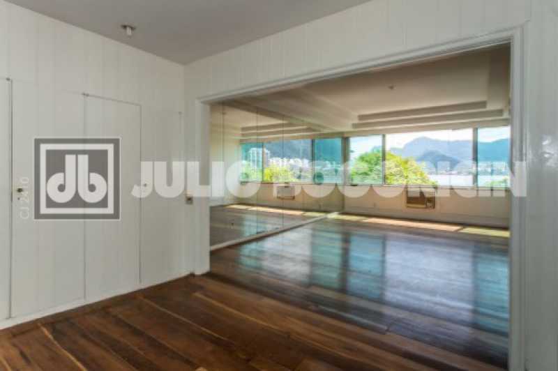 WhatsApp Image 2025-09-29 at 1 - 7