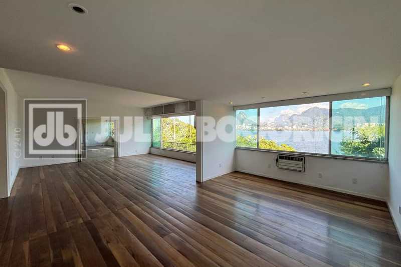 WhatsApp Image 2025-09-30 at 1 - 4