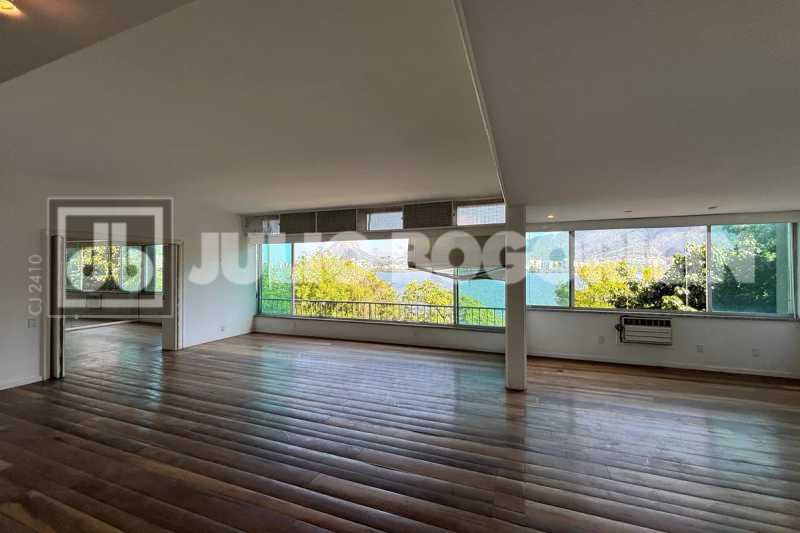 WhatsApp Image 2025-09-30 at 1 - 3