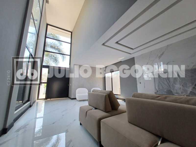 d4f48251-d065-4a0a-99a7-78b81b - 33