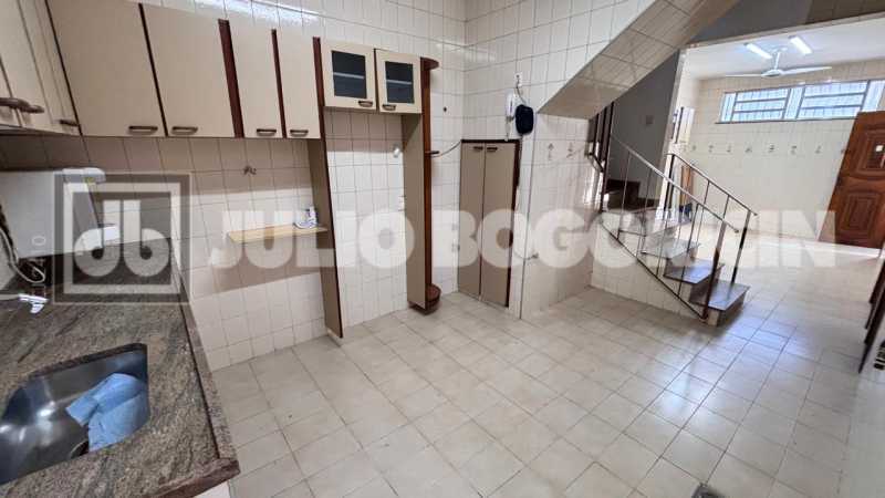 bb56618a-8f05-419e-a658-cfe940 - 10