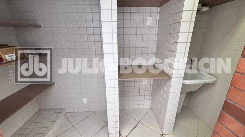 ffe37658-5e64-4c7f-8b48-ad3e76 - 13