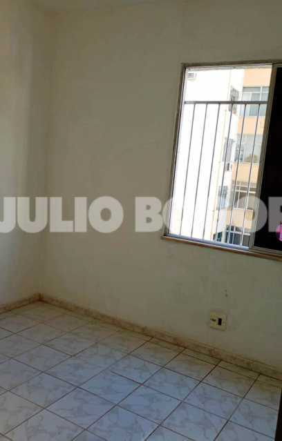 B.Constante -12 - 11