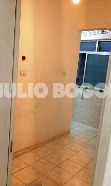 B.Constante -15 - 14