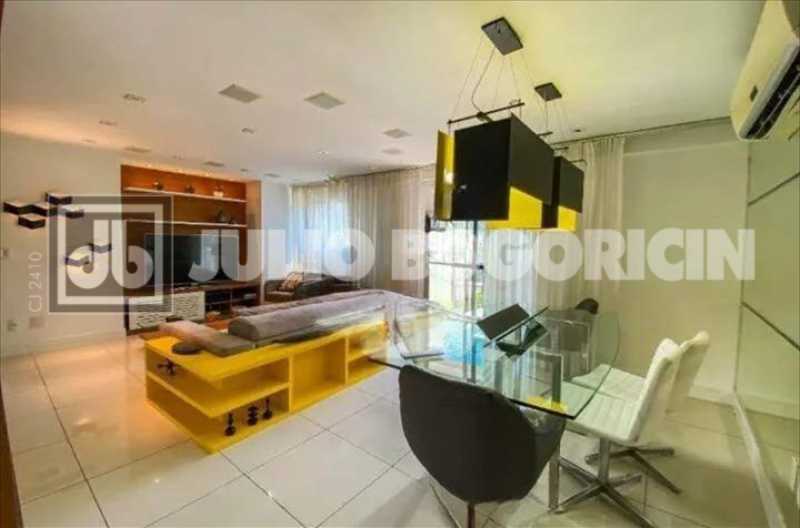 WhatsApp Image 2025-10-02 at 1 - 7