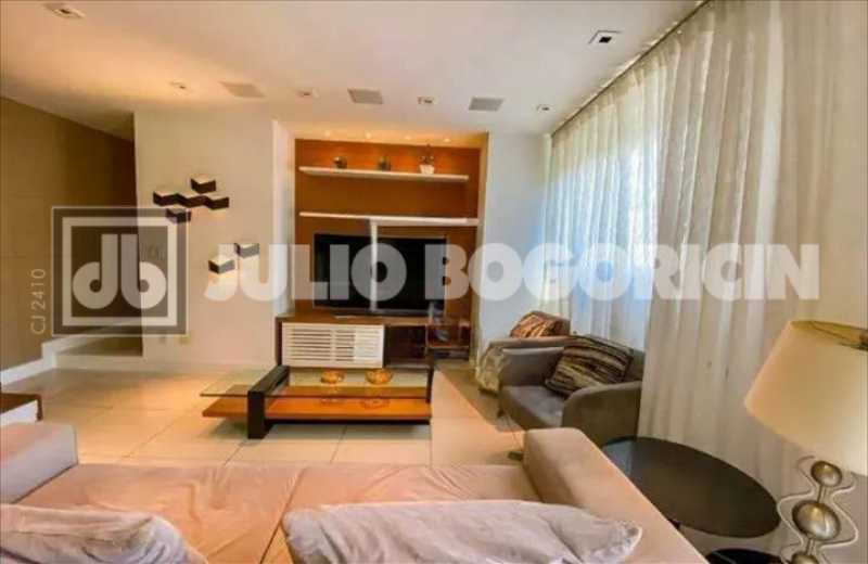 WhatsApp Image 2025-10-02 at 1 - 8