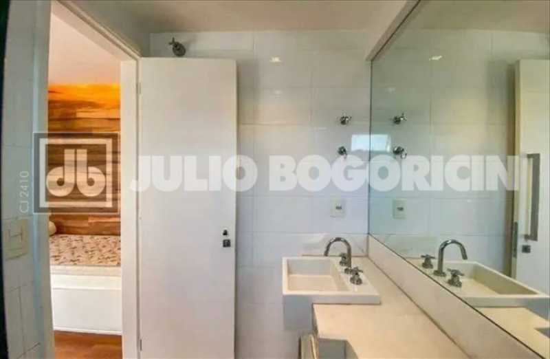 WhatsApp Image 2025-10-02 at 1 - 15