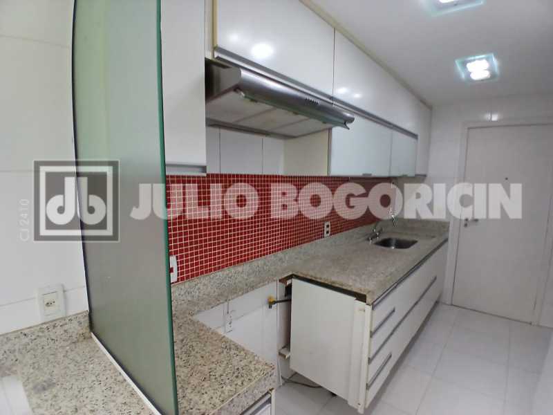 c0282fd5-e4fe-4bdd-ad6c-886f9a - 20