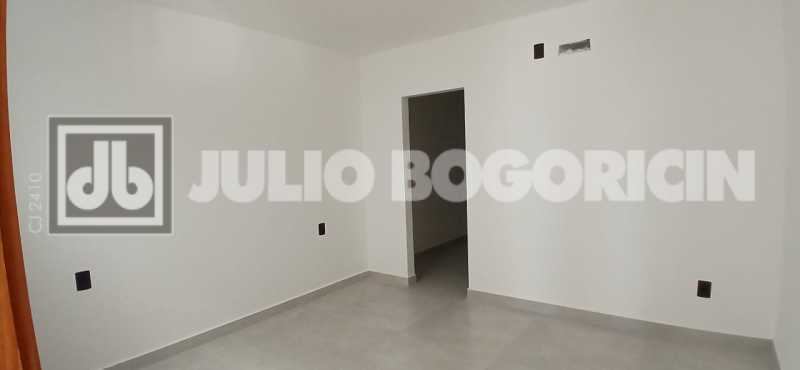 660d3e03-4fe2-4d03-aa84-db3442 - 24