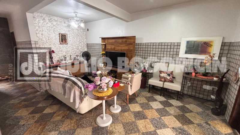 487a057f-7b2b-4a45-a6de-e2f943 - 2