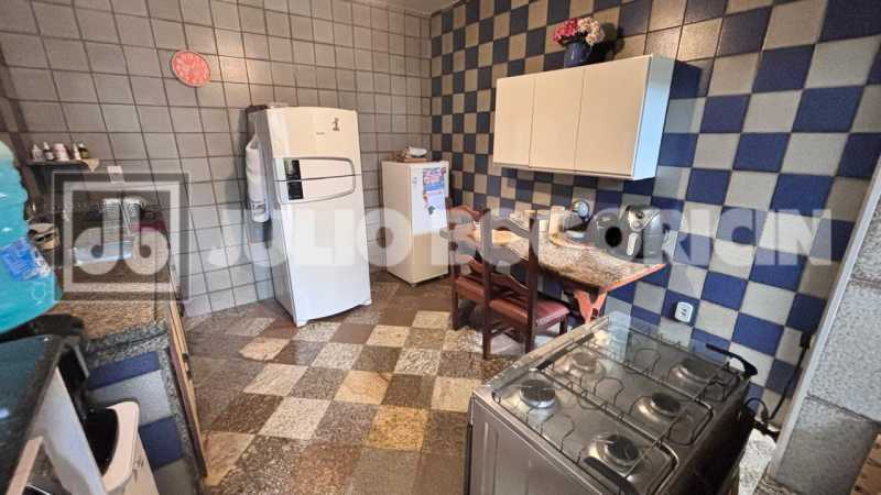 18585d3b-c52b-4f5d-82ab-795a68 - 11