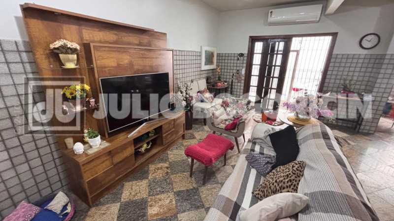 ab65eb00-eb5b-47a9-839c-21d3b7 - 3