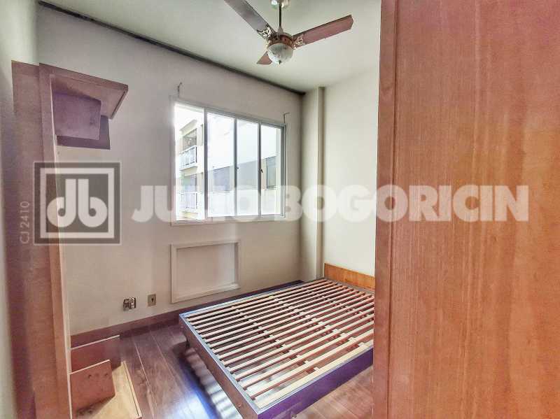 Conheça 20250926_153657 do imóvel - Ótimo Apartamento, salão, sacada, 2 qts, 1suíte, próximo. 10 minutos Metrô Saens Pena, Tijuca. - JBT207193 - 8 20250926_153657 - 8