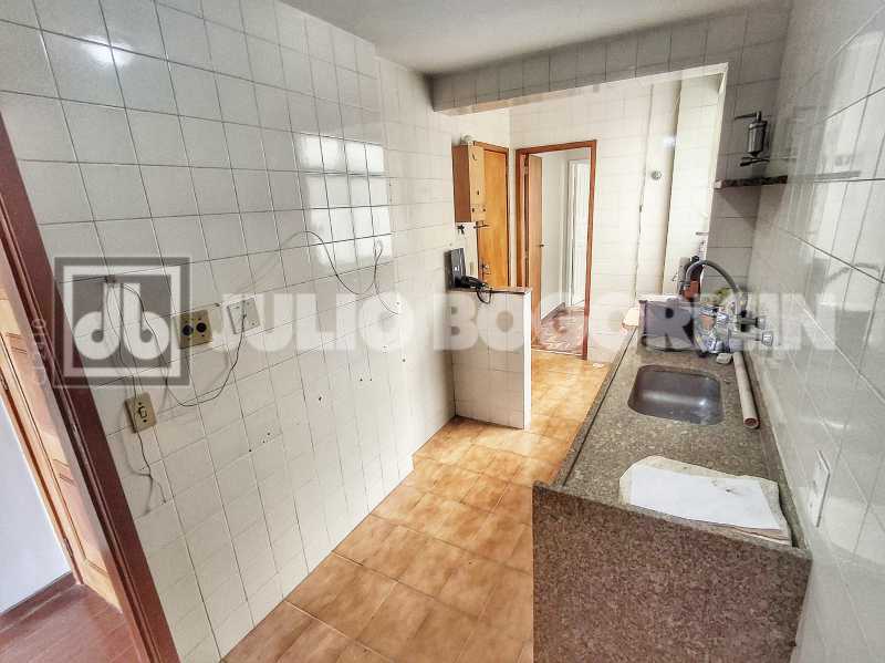 Conheça 20250926_154204 do imóvel - Ótimo Apartamento, salão, sacada, 2 qts, 1suíte, próximo. 10 minutos Metrô Saens Pena, Tijuca. - JBT207193 - 15 20250926_154204 - 15
