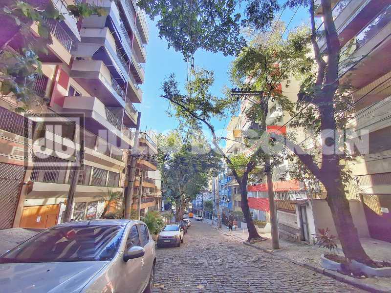 Conheça 20250926_160418 do imóvel - Ótimo Apartamento, salão, sacada, 2 qts, 1suíte, próximo. 10 minutos Metrô Saens Pena, Tijuca. - JBT207193 - 35 20250926_160418 - 35